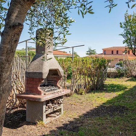 Appartamento Trilocale Le Canne 4 Posti Letto Con Giardino E Posto Auto Privato San Teodoro  Zewnętrze zdjęcie